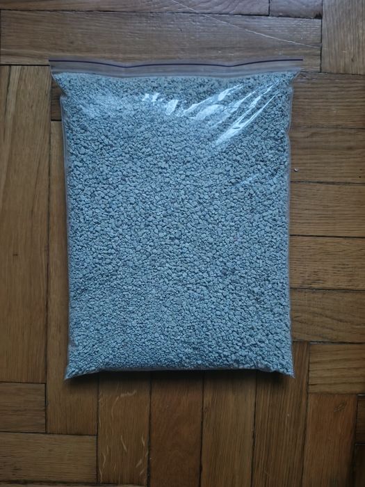 Наповнювач бентонітовий для котів. Об'єм 2л