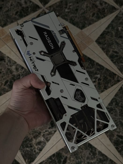 Sapphire nitro + rx 6700xt 12gb