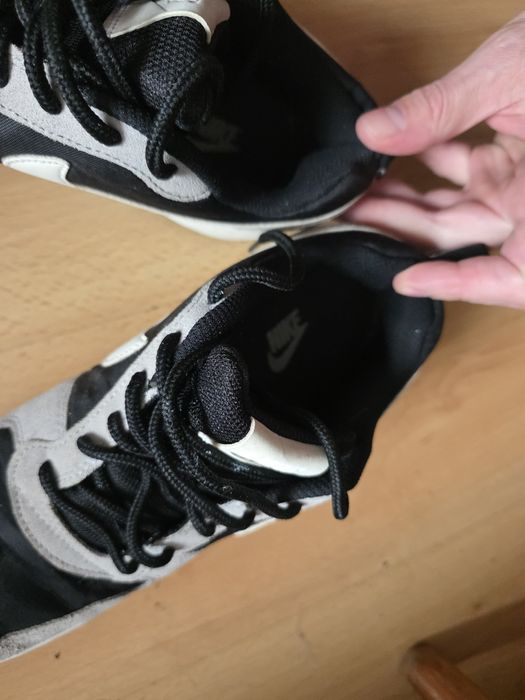 Nike Court Borough Low Premium r.40 5(25.5cm)