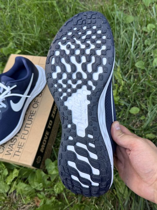 Оригінал 100% Кросівки NIKE REVOLUTION 6 NN/26,5см,28см,29,5см/