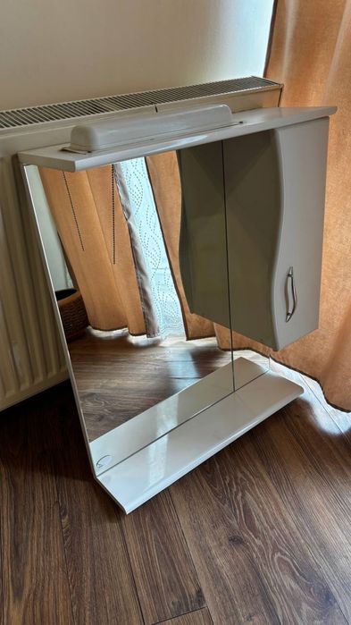 Продається зеркало та тумба з умивальником