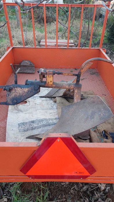 Trator Goldoni 14CV + Alfaias