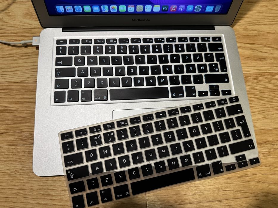 Laptop Apple Macbook Air 2017 8gb ramu 128gb pamięci lekki laptop