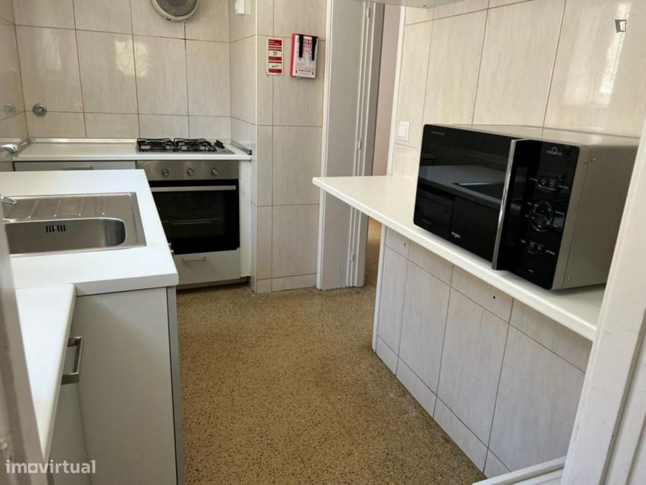 Quarto - localizado em Paranhos Porto