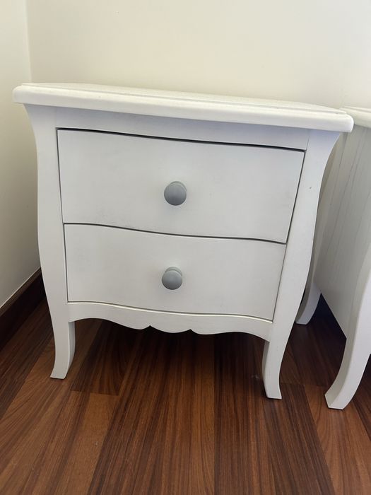 Conjunto de 2 mesinhas de cabeceira