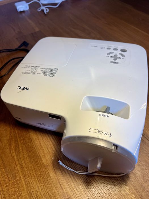 Projetor NEC np610sg