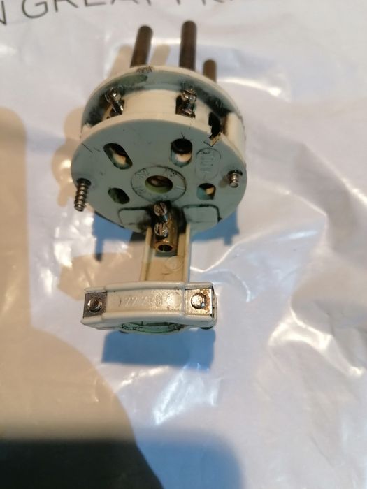Wtyka plastikowa 32A