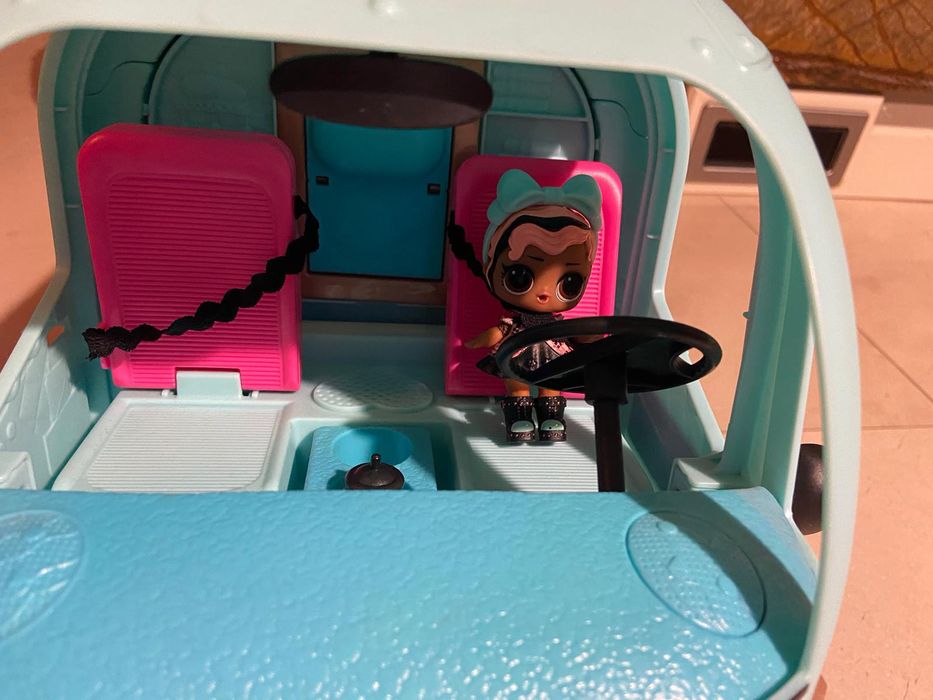 Kamper laleczek lol suprise