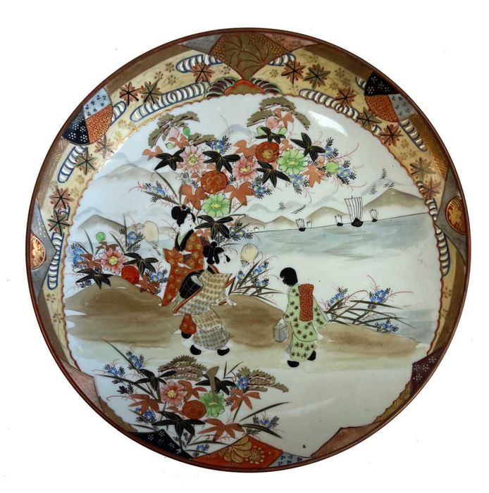 Excepcional Grande  prato japonês Kutani pintado à mão decor. ouro