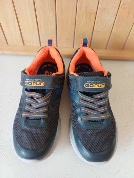 Продам дитячі кросівки Skechers