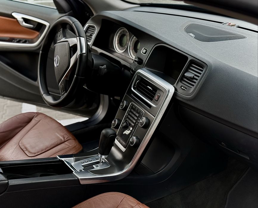 Volvo S60 2011 / 2,5T
