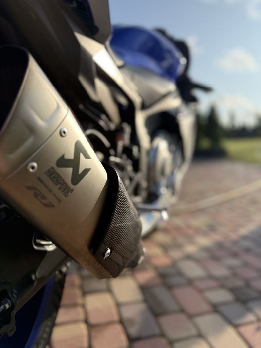 Yamaha R1 RN32 2015