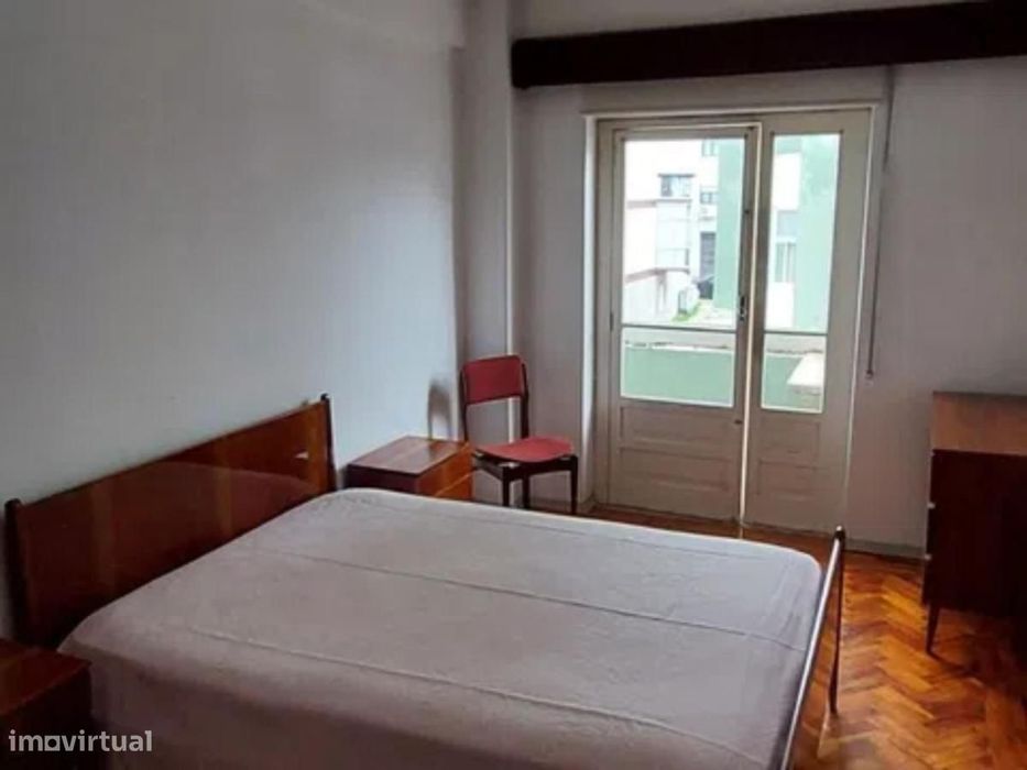 Quarto - localizado em Sacavém Lisbon
