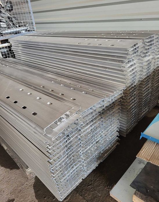 Panel aluminiowy 2010 mm na auto-lawetę , lawetę. 200 zł sztuka