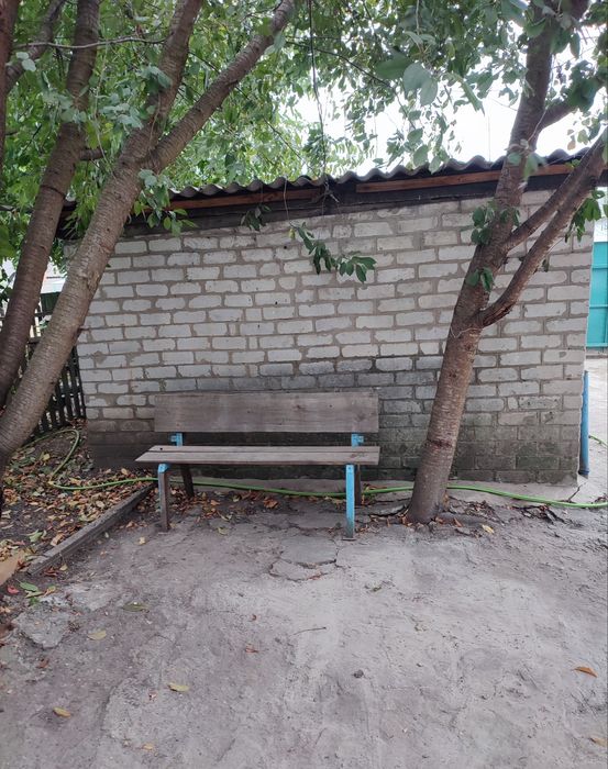 Продам в Харківській  обл, м.Балаклії 1/2 частку часного будинка