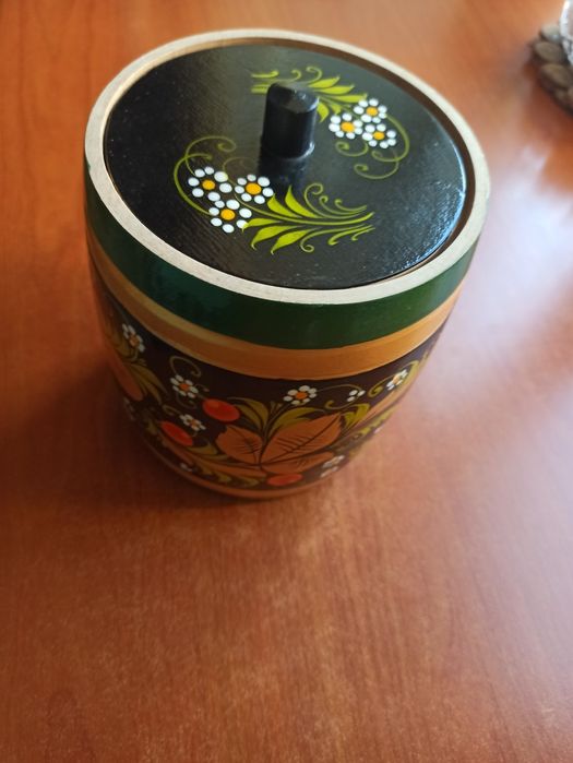 Дерев'яна декоративна бочечка .