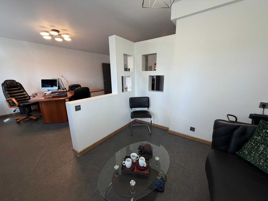 Продам офісне приміщення