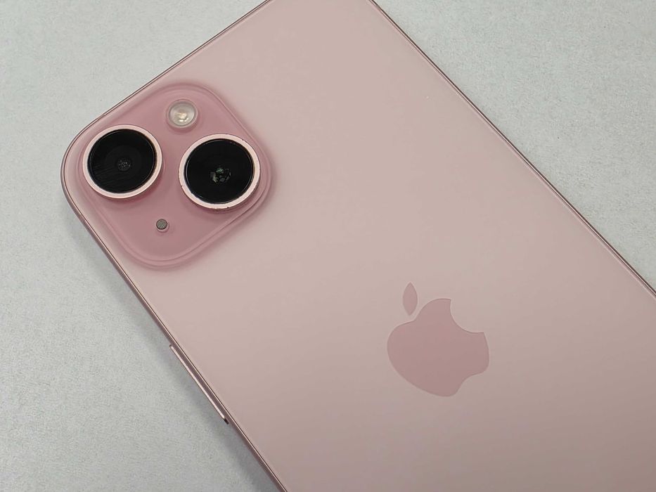 iPhone 15 128GB/ Pink/ Różowy/ BAT 90%/ Grade A-/ + ładowarka/ GW 12 MSC