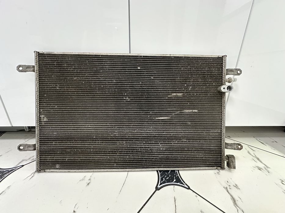 Радіатор кондиціонера audi a6 c6 3.0