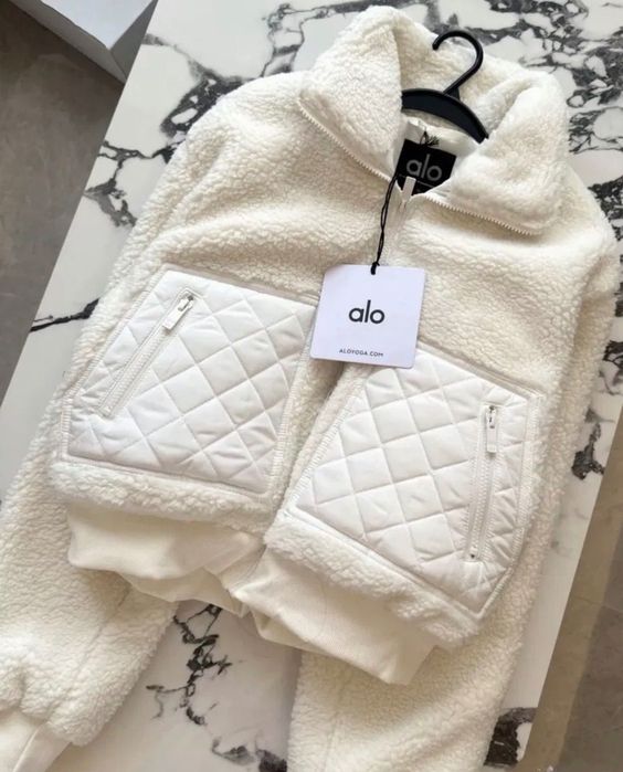 Куртка Alo плюшева нова відомий бренд Оригінал
