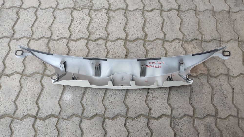 TOYOTA RAV-4 IV Накладка кришки багажника 1G4 12-