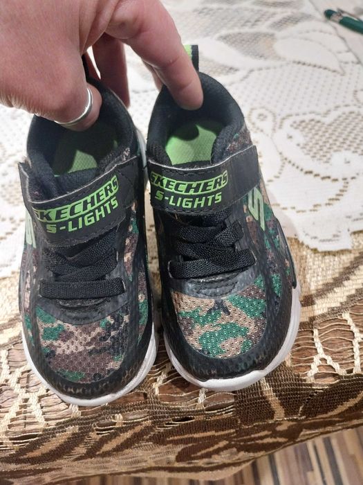 Kozaki Adidas i adidasy skechers 23 i 24 rozm dla chłopca