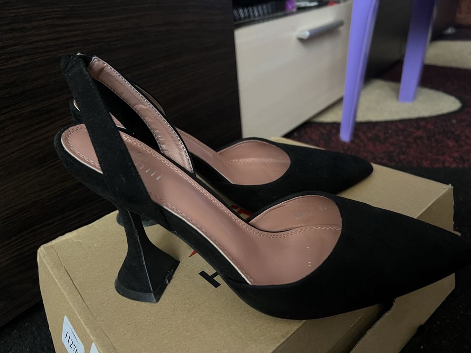 Туфли на каблуку