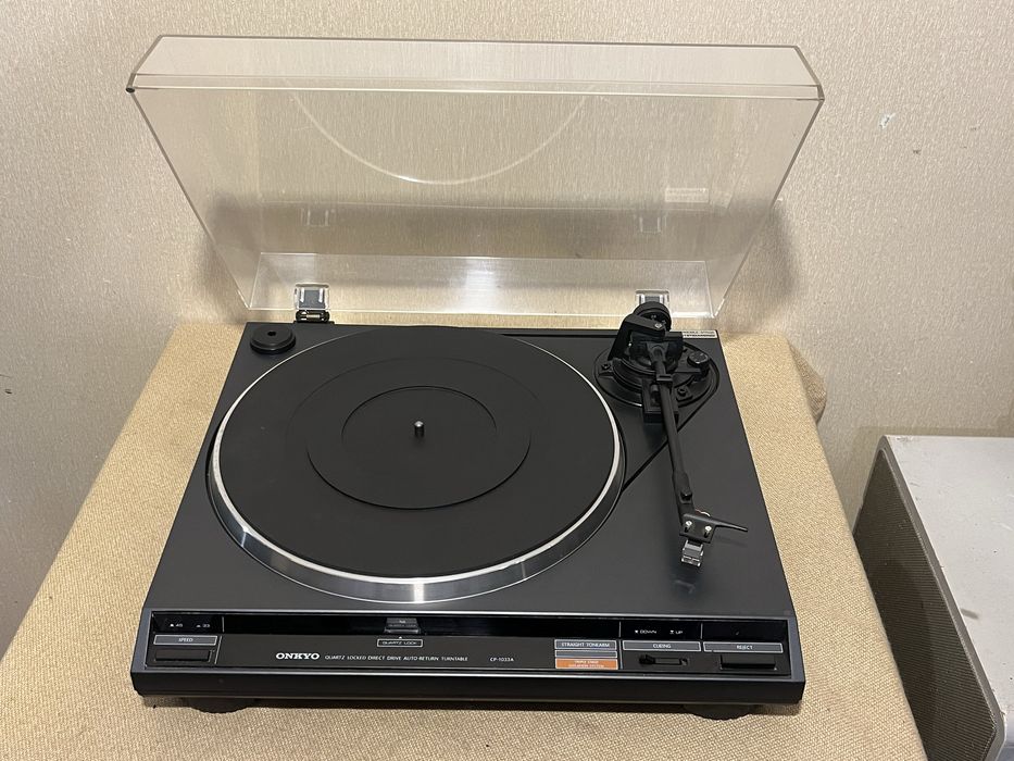Высококачественный проигрыватель винила ONKYO CP-1033A QUARTZ