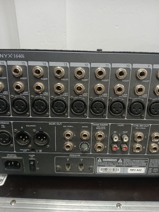 Mesa de mistura mackie 1640i