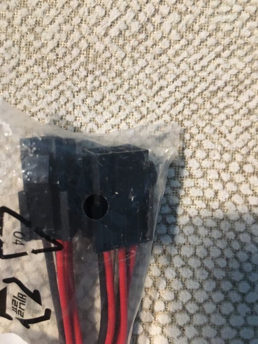 6-Pin Female to 8-Pin Male Video Card Adapter Cable64740474634370121