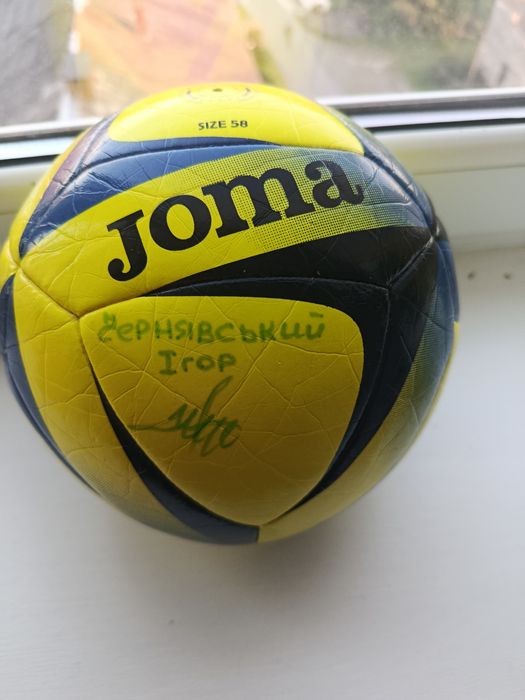 Продам футзальний м'яч розмір 4