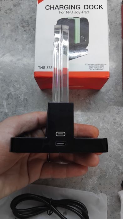 зарядні док-станції для контролерів Nintendo Switch.