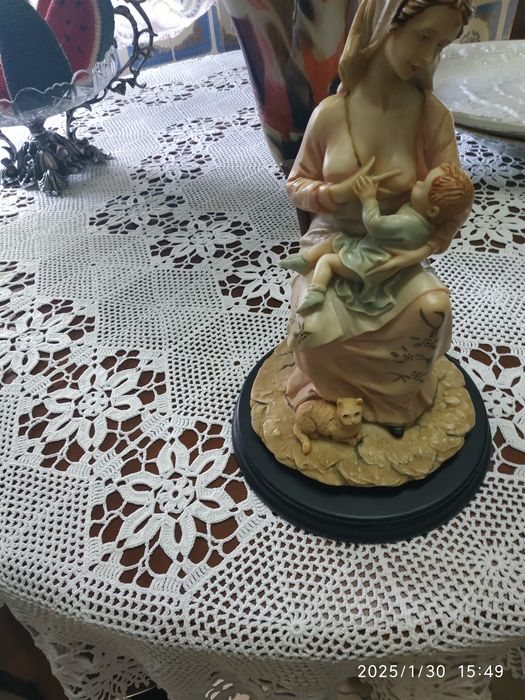 Estatueta mãe,travessa loiça de Alcobaça