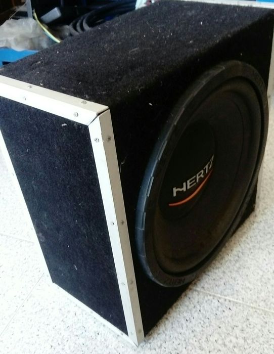 Subwoofers 12" 1200W 500RMS novos com caixa