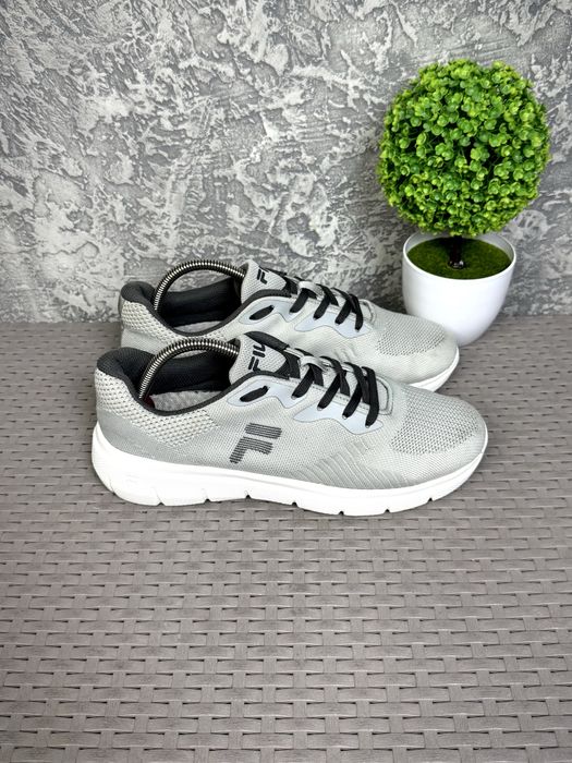 Fila кроссовки 41 размер спортивные серые