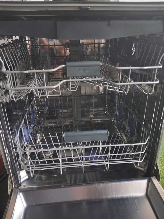 Maquina loiça encastre Beko