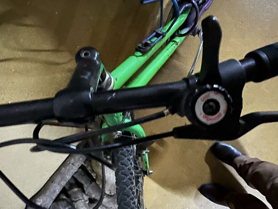 Bicicleta Shimano com 7 mudanças