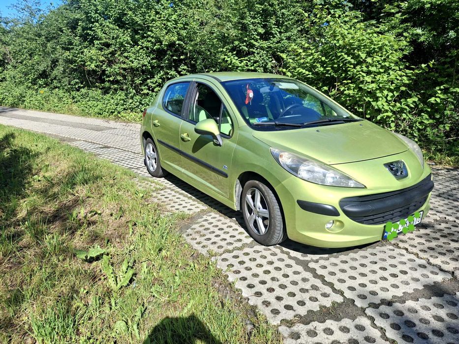 Peugeot  207 + GAZ