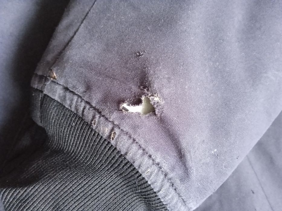 Uszkodzona kurtka zimowa Hugo Boss dla chłopca 12 lat