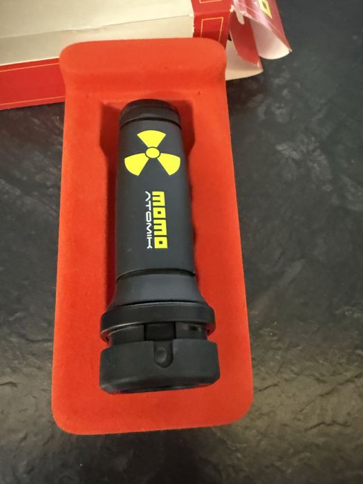 Nakładka na hamulec ręczny MOMO Atomic Nowa
