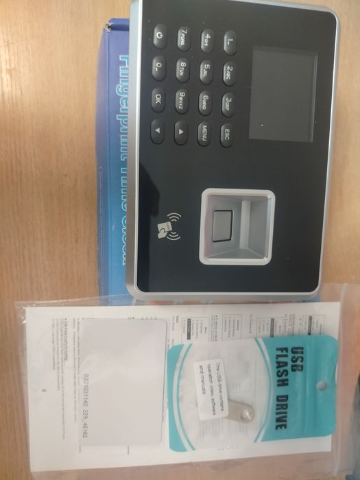 Термінальний годинник з функцією відбитка пальця автономний