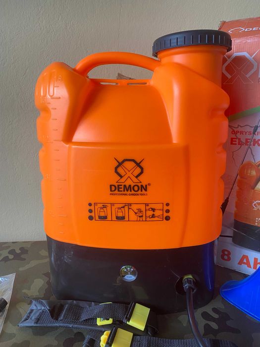 Opryskiwacz elektryczny plecakowy Demon 16l, akumulatorowy