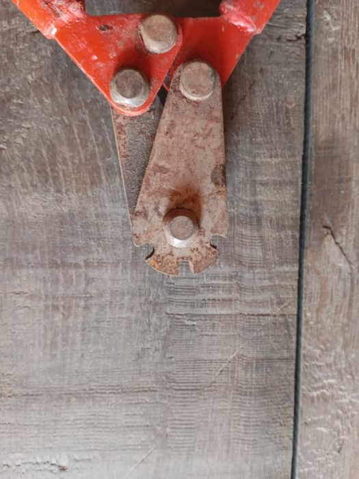 Продам професійні кусачки.