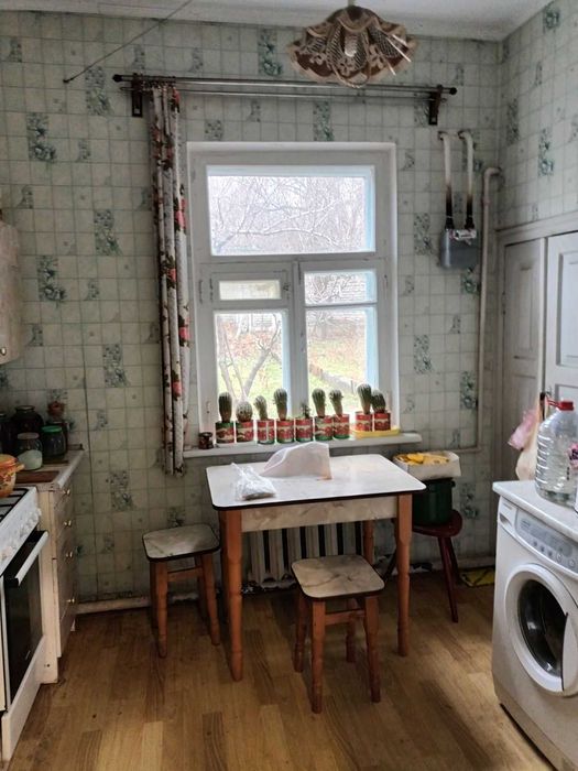 +Продам часть  дома  ул. 12 Апреля район Набережной 32000 дол.