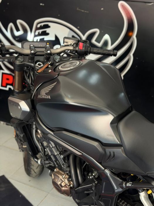 Cb650R 2022 como nova