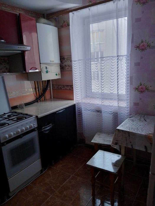 Здається в оренду 1 км квартира на Карпенка з індивідуальним опаленням