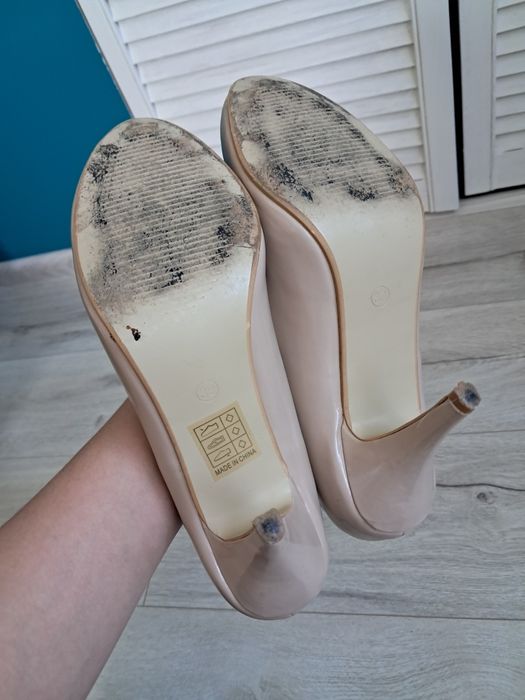 Buty damskie czółenka nude beżowe na obcasie 39