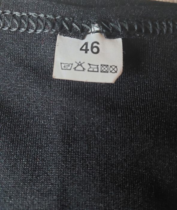 Bluzka bluzeczka ozdobna kolor czarny T-shirt