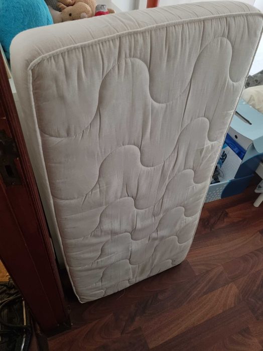 Dou colchão de cama de bebé