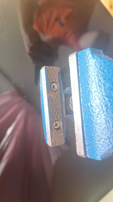 Тиски настольные